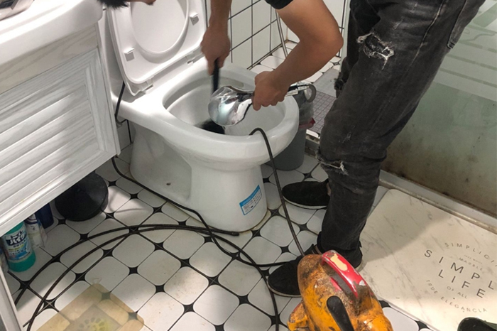 海头镇疏通下水道