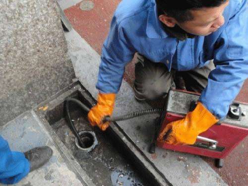 海头镇疏通下水道