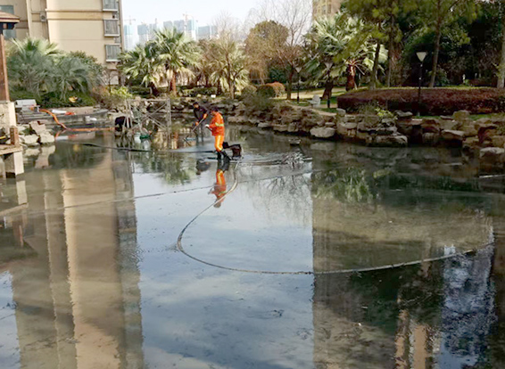 海头镇景观池淤泥清理