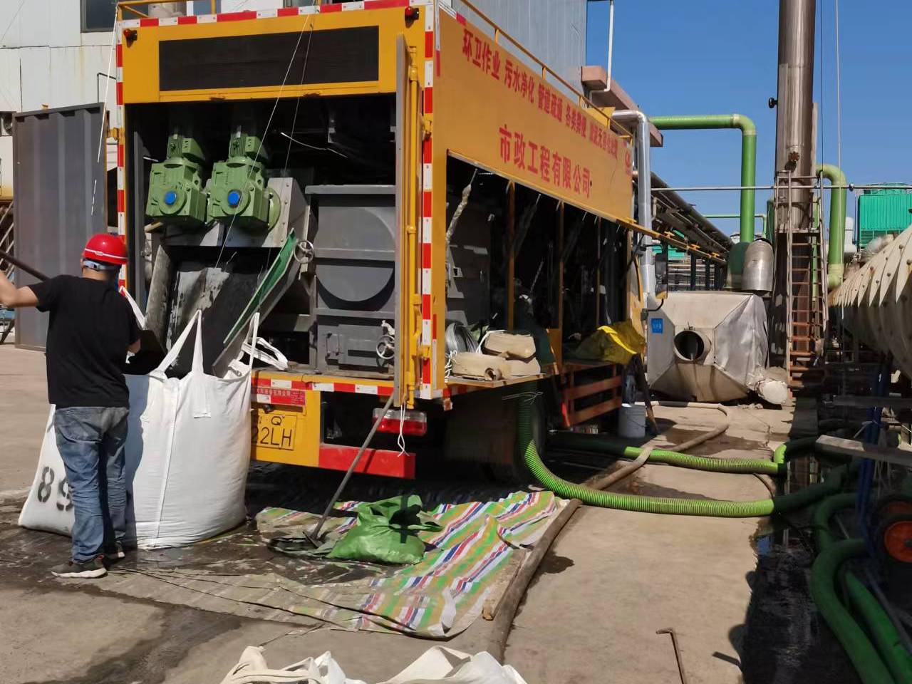 海头镇淤泥压干处理